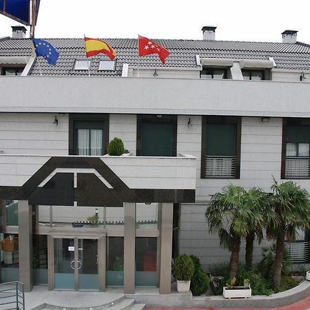 Hostal Los 5 Pinos Madrid Luaran gambar